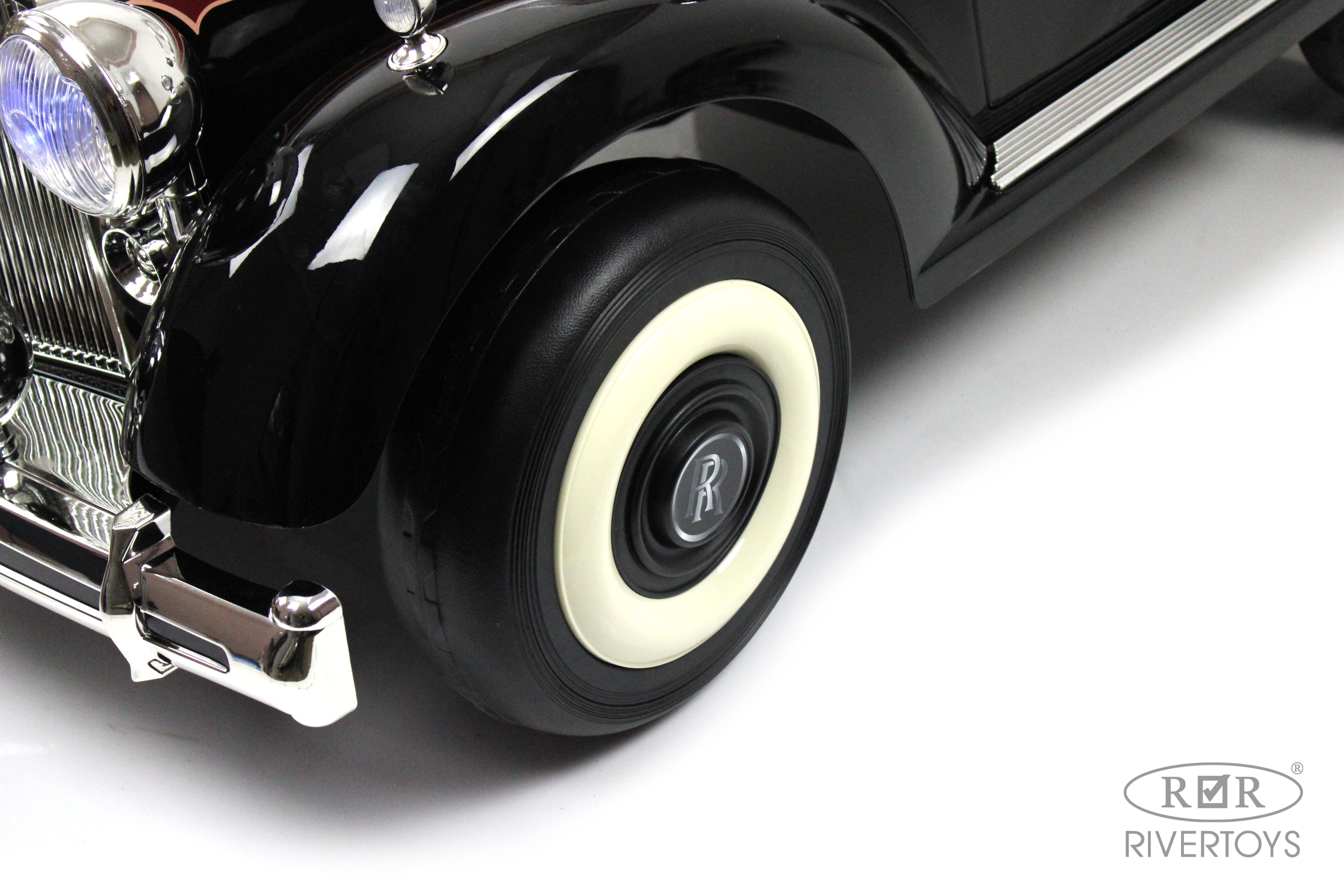 Купить Детский электромобиль RIVERTOYS Rolls-Royce E444EE